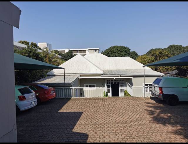 400M² OFFICE TO LET IN ESSENWOOD